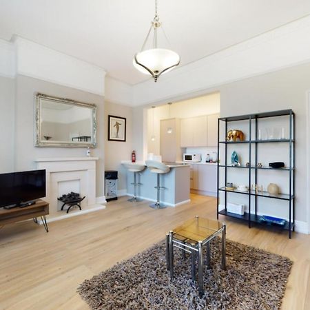 Super 1 Bedroom Flat In Hendon Near Middlesex University With Private Parking المظهر الخارجي الصورة