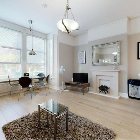 Super 1 Bedroom Flat In Hendon Near Middlesex University With Private Parking المظهر الخارجي الصورة