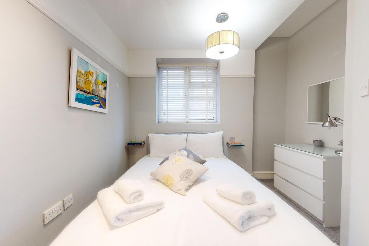 Super 1 Bedroom Flat In Hendon Near Middlesex University With Private Parking المظهر الخارجي الصورة