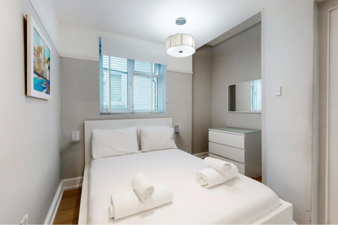 Super 1 Bedroom Flat In Hendon Near Middlesex University With Private Parking المظهر الخارجي الصورة